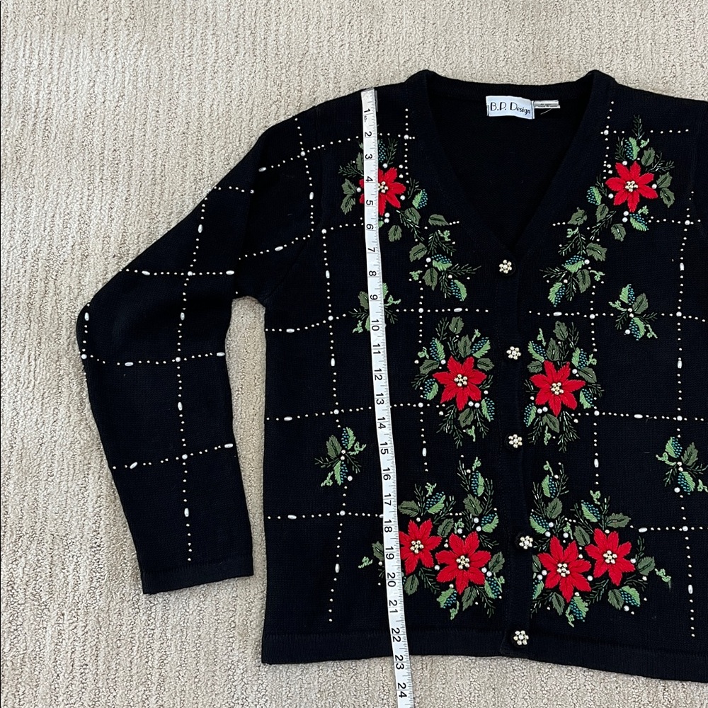 Vintage B.P. Design Christmas Cardigan Embroidered Poinsettias Size S - Picture 10 of 12